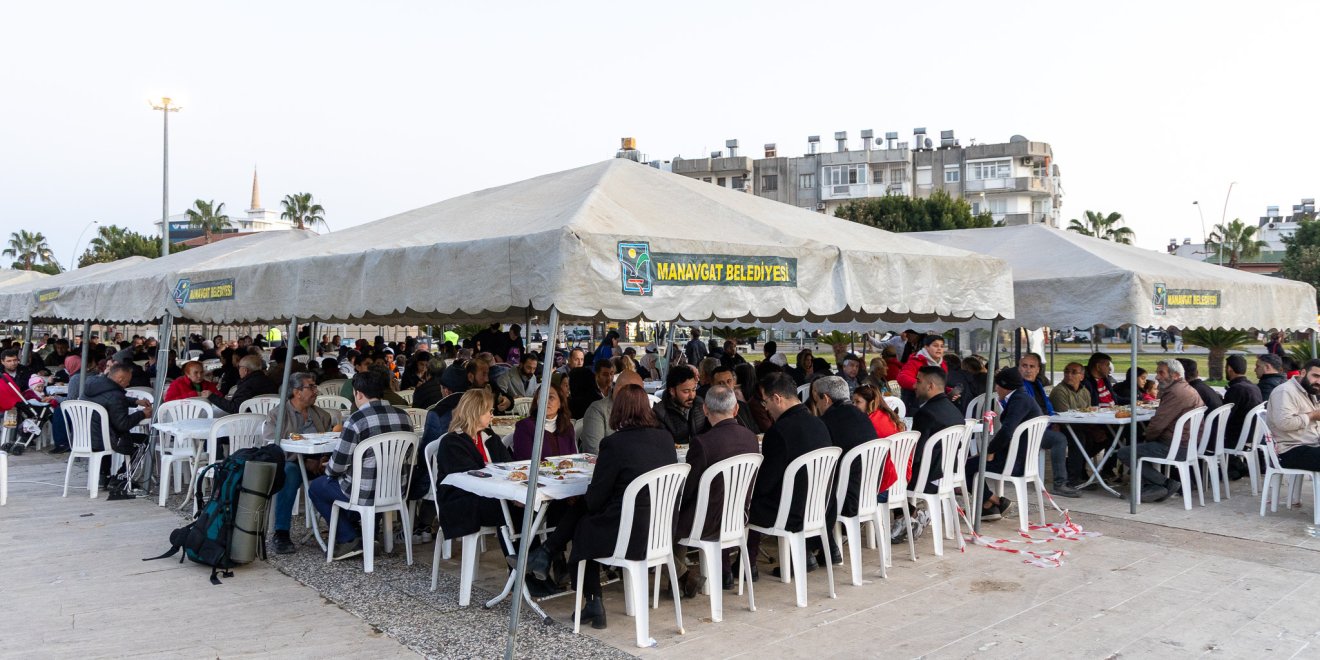MANAVGAT’TA RAMAZAN SOFRALARI BİRLİK VE BERABERLİĞİ GÜÇLENDİRİYOR