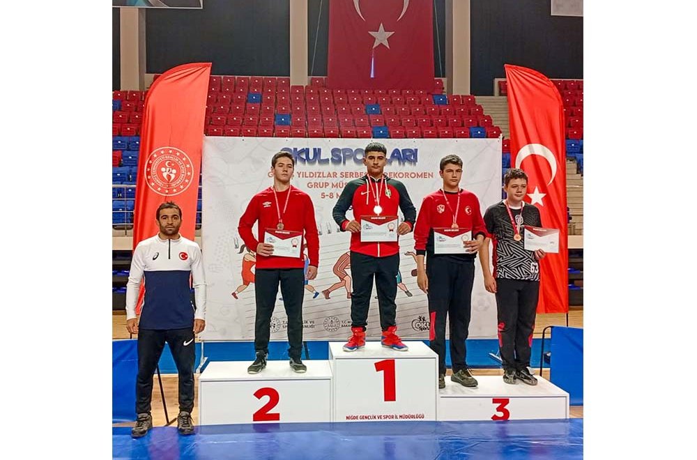 MANAVGAT BELEDİYESİ GÜREŞ KULÜBÜ SPORCULARI NİĞDE’DEN DERECELERLE DÖNDÜ
