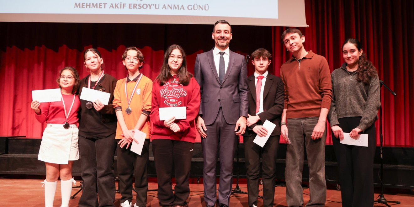 MEHMET ÇİÇEK: “İSTİKLAL MARŞI MİLLETİMİZİN BAĞIMSIZLIK RUHUNUN İFADESİDİR”