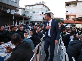 BAŞKAN VEKİLİ ÇİÇEK İFTAR SOFRALARINDA VATANDAŞLARLA BULUŞMAYI SÜRDÜRÜYOR