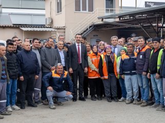 BAŞKAN VEKİLİ ÇİÇEK, BELEDİYE PERSONELİ VE MECLİS ÜYELERİYLE BAYRAMLAŞTI