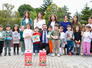 BAŞKAN VEKİLİ ÇİÇEK, MİNİKLERİN ATIK PİL TOPLAMA ETKİNLİĞİNE KATILDI