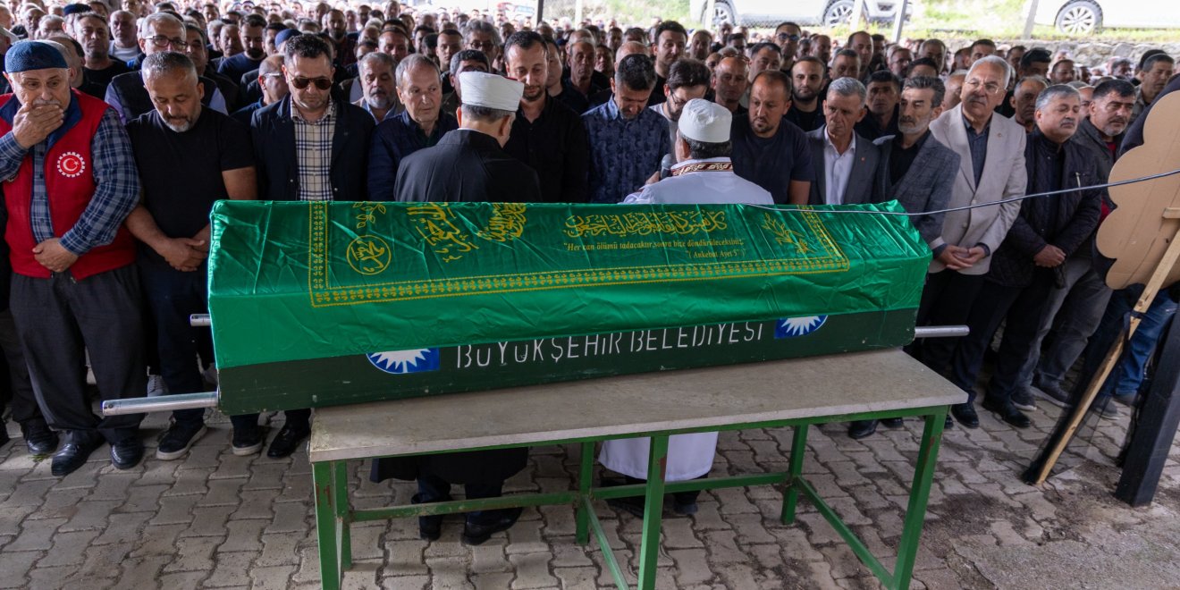 MANAVGAT’IN ESKİ BELEDİYE BAŞKANI ZEYNEL ŞENOL SON YOLCULUĞUNA UĞURLANDI