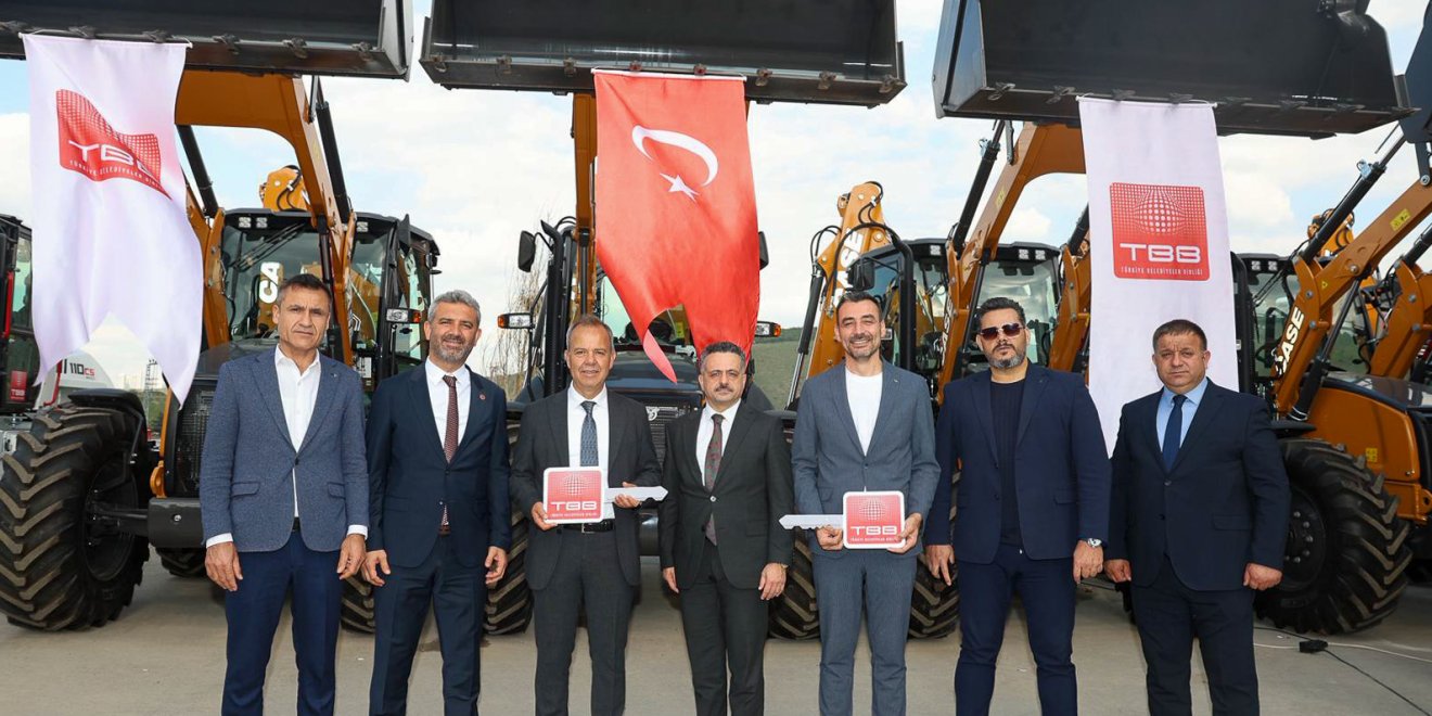 MANAVGAT BELEDİYESİ’NE TBB’DEN ÇÖP KAMYONU HİBESİ