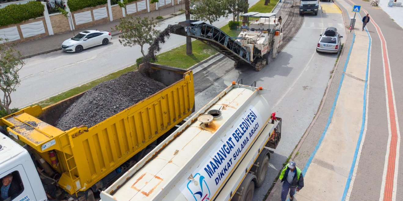 MANAVGAT BELEDİYESİ’NDEN SİDE-EVRENSEKİ TURİZM CADDESİ’NDE ASFALT YENİLEME ÇALIŞMASI