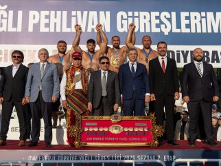 MANAVGAT’TA BAŞPEHLİVANLIK KEMERİ FEYZULLAH AKTÜRK’ÜN