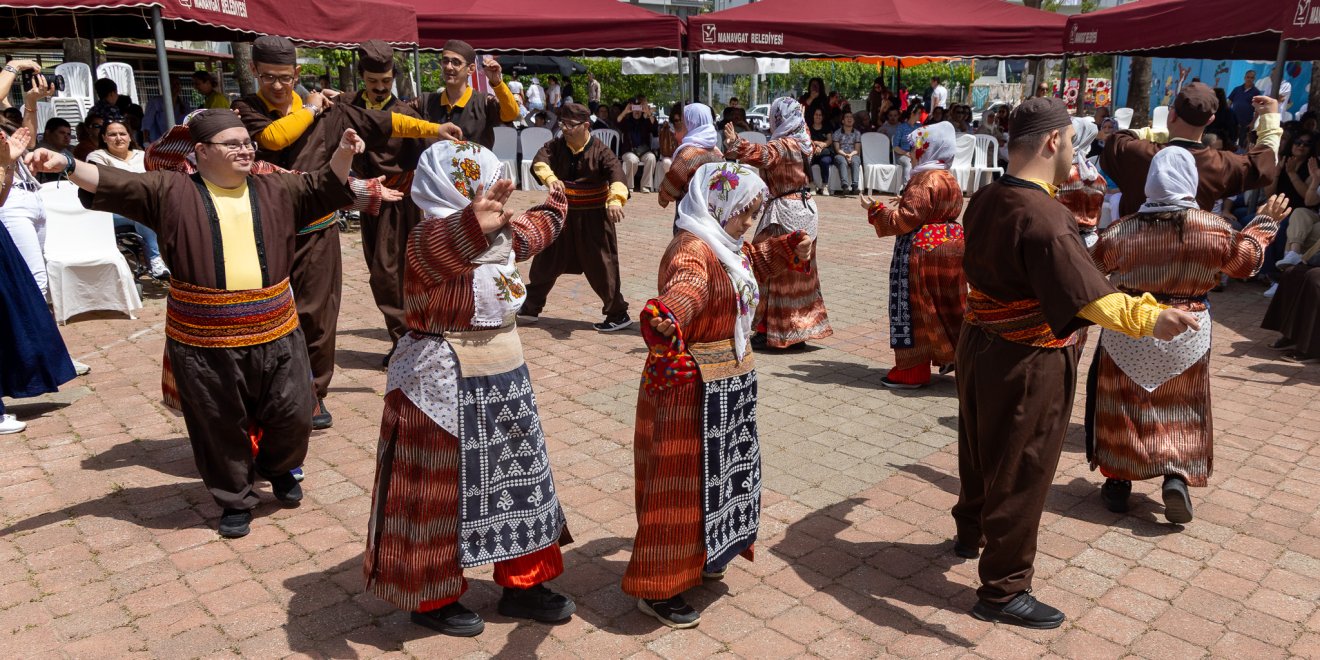 MANAVGAT’TA ENGELLER HÜRFEST İLE AŞILDI