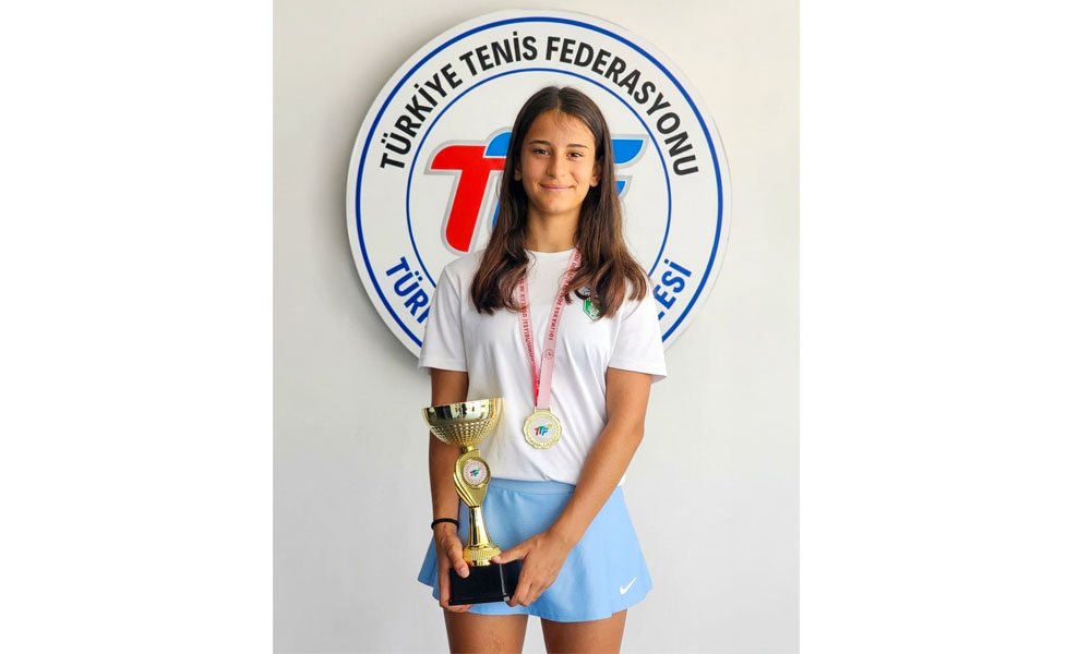 MANAVGATLI SPORCU MAVİ ASYA YILDIRIM TÜRKİYE ŞAMPİYONU OLDU