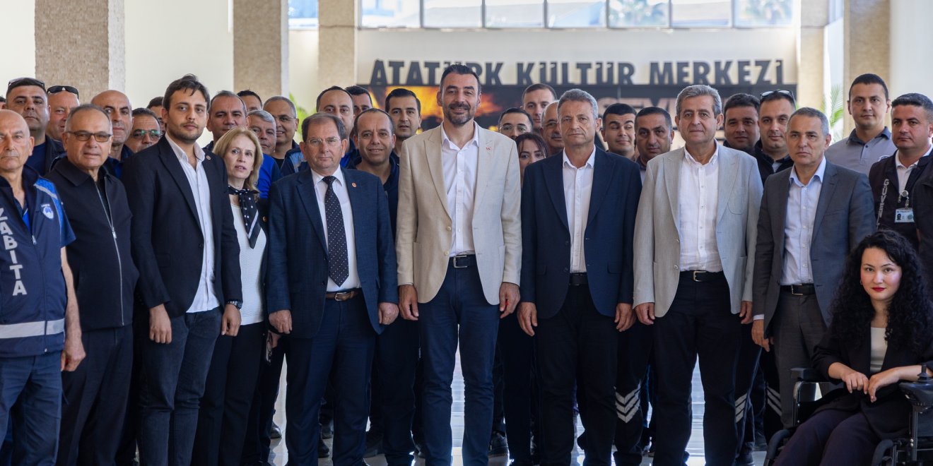 BAŞKAN VEKİLİ MEHMET ÇİÇEK PERSONELİN BAYRAMINI KUTLADI