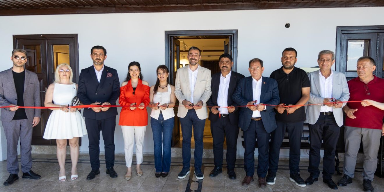 MANAVGAT BELEDİYESİ SERAMİK SERGİSİ SANATSEVERLERLE BULUŞTU