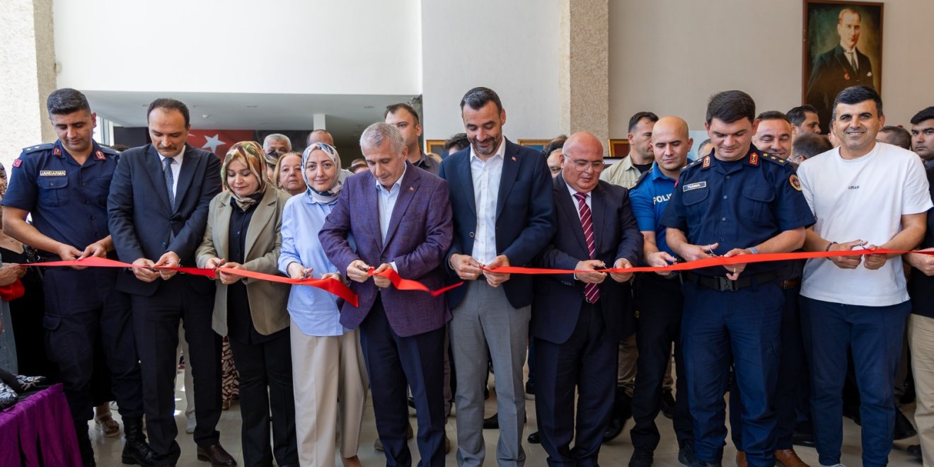 MANAVGAT’TA EL EMEĞİ ÜRÜNLER SERGİLENDİ