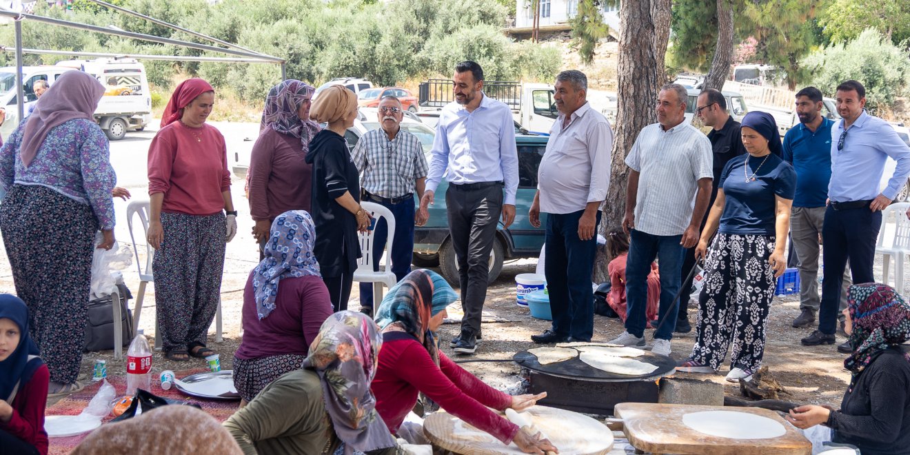 MANAVGAT BELEDİYE BAŞKAN VEKİLİ ÇİÇEK, OKUL KERMESİNİ ZİYARET ETTİ