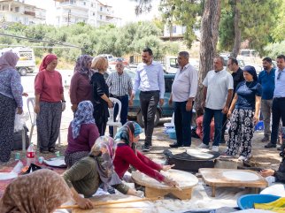 MANAVGAT BELEDİYE BAŞKAN VEKİLİ ÇİÇEK, OKUL KERMESİNİ ZİYARET ETTİ