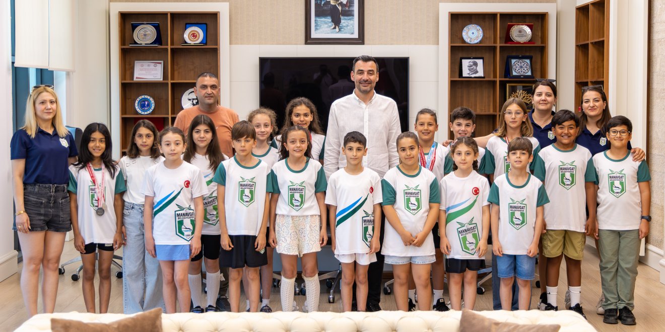 MANAVGAT’IN MİNİK YÜZÜCÜLERİNDEN BÜYÜK BAŞARI