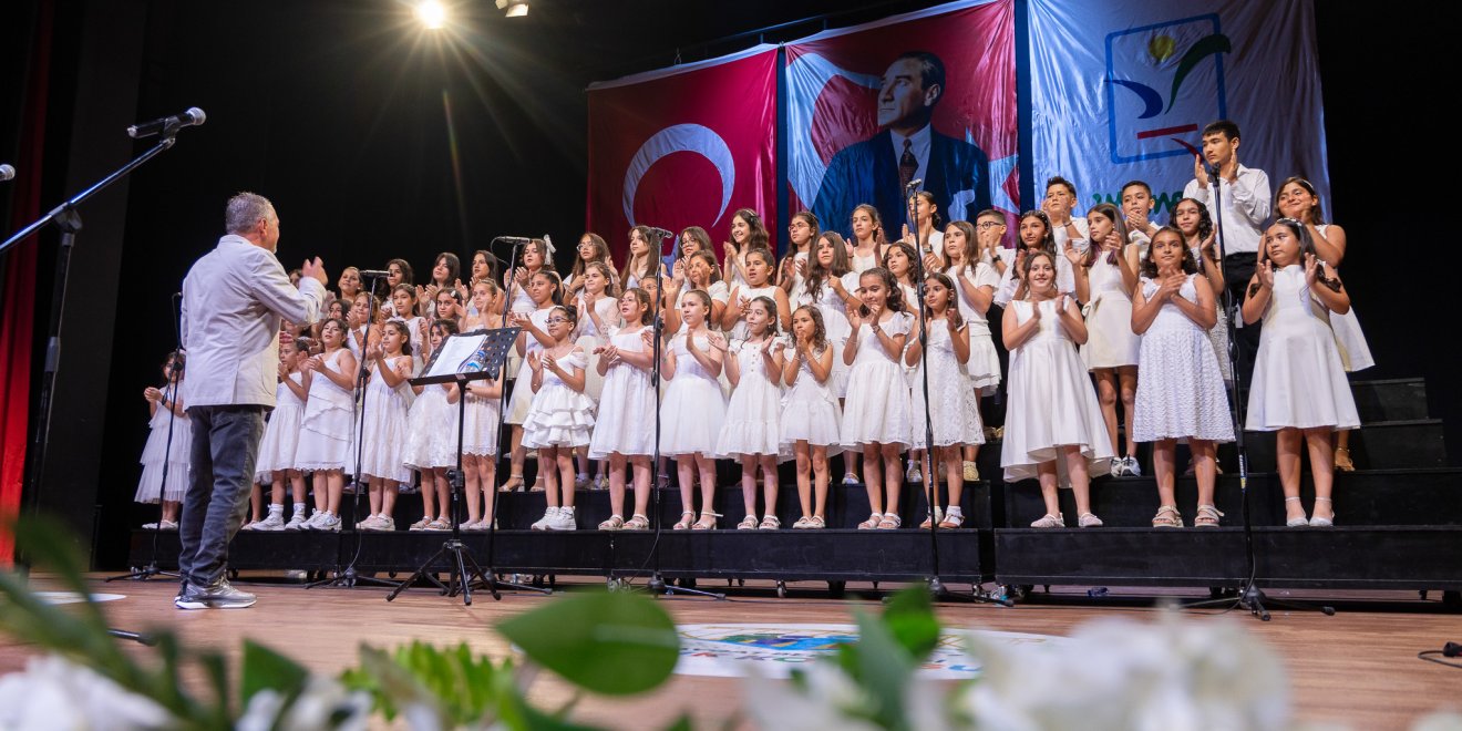 MANAVGAT BELEDİYESİ ÇOCUK KOROSU MFÖ ŞARKILARINI SESLENDİRDİ