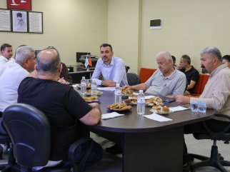 BAŞKAN VEKİLİ ÇİÇEK, TOPTANCI HALİNİ ZİYARET ETTİ