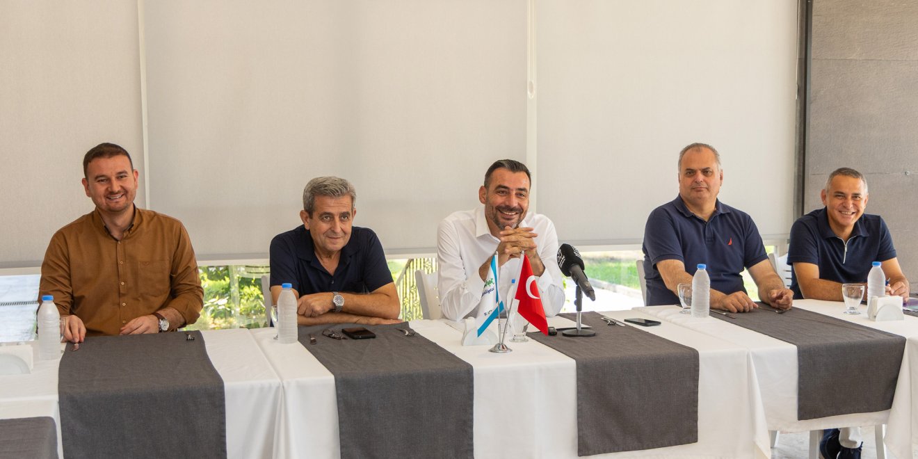 BAŞKAN VEKİLİ ÇİÇEK, GAZETECİLER VE BASIN BAYRAMI’NDA BASIN MENSUPLARIYLA BİR ARAYA GELDİ