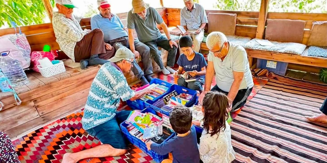MANAVGAT BELEDİYESİ’NDEN YAYLALARDA EĞİTİME DESTEK: KÜTÜPHANE HİZMETİ