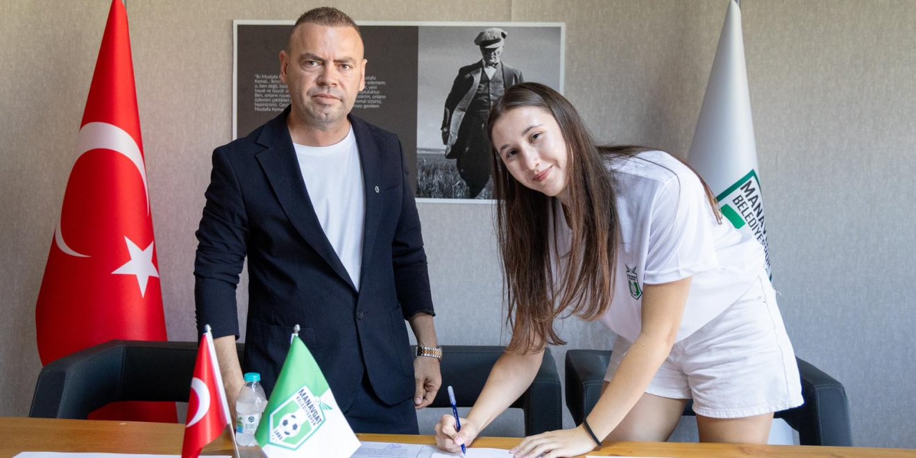 MANAVGAT BELEDİYESPOR KADIN VOLEYBOL TAKIMI’NDA YENİ SEZON İÇİN İMZALAR ATILDI