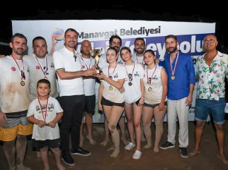 MANAVGAT BELEDİYESİ PLAJ VOLEYBOLU HALK TURNUVASI SONA ERDİ