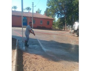 MANAVGAT BELEDİYESİ’NDEN OKUL BAHÇELERİNDE KAPSAMLI TEMİZLİK ÇALIŞMASI