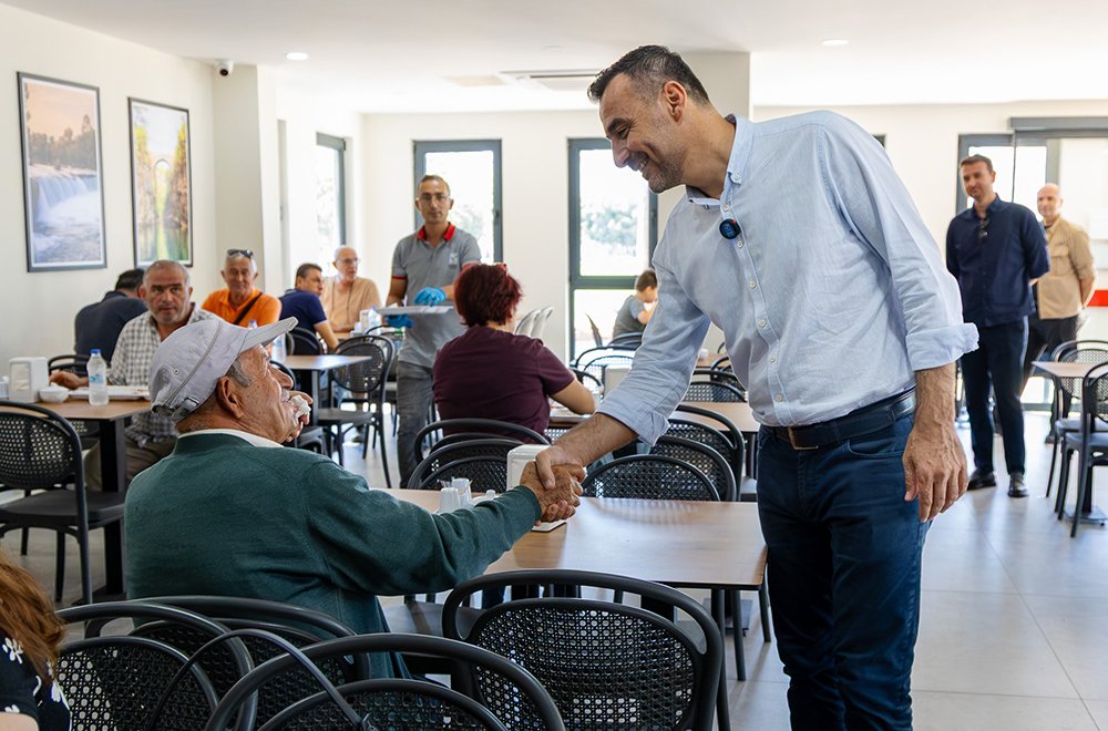 BAŞKAN VEKİLİ ÇİÇEK, HALK LOKANTASI’NDA VATANDAŞLARLA BİR ARAYA GELDİ