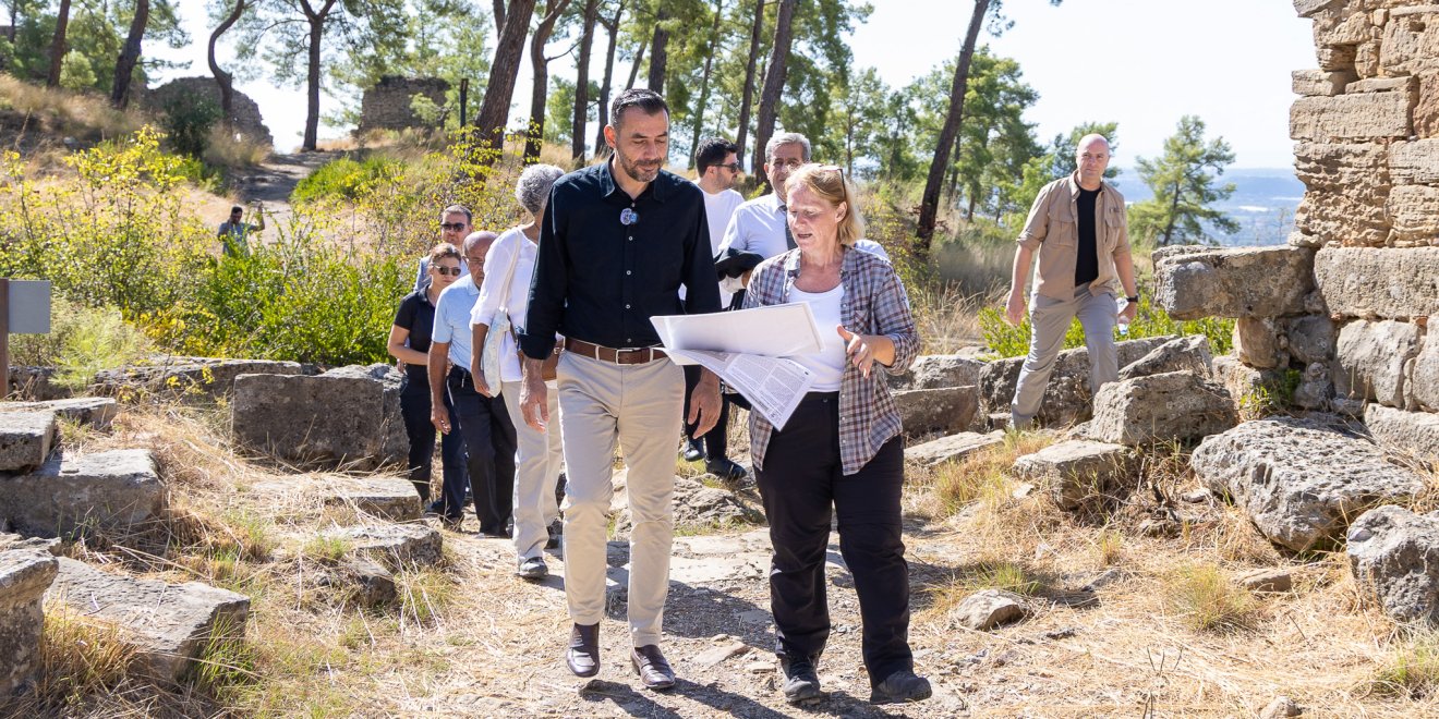 MANAVGAT BELEDİYESİ’NDEN LYRBE ANTİK KENTİ’NDEKİ KAZI ÇALIŞMALARINA DESTEK