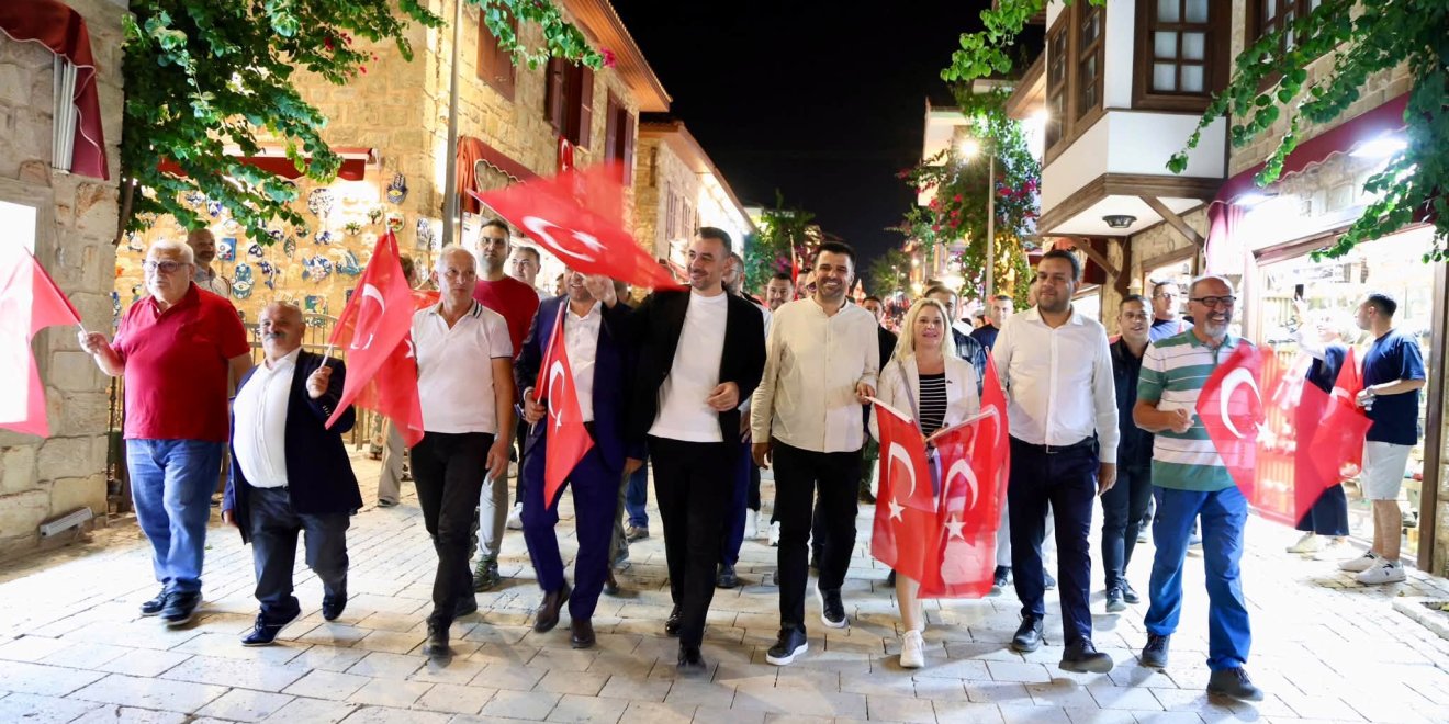 MANAVGAT’TA 10. ULUSLARARASI HALK DANSLARI FESTİVALİ BAŞLADI