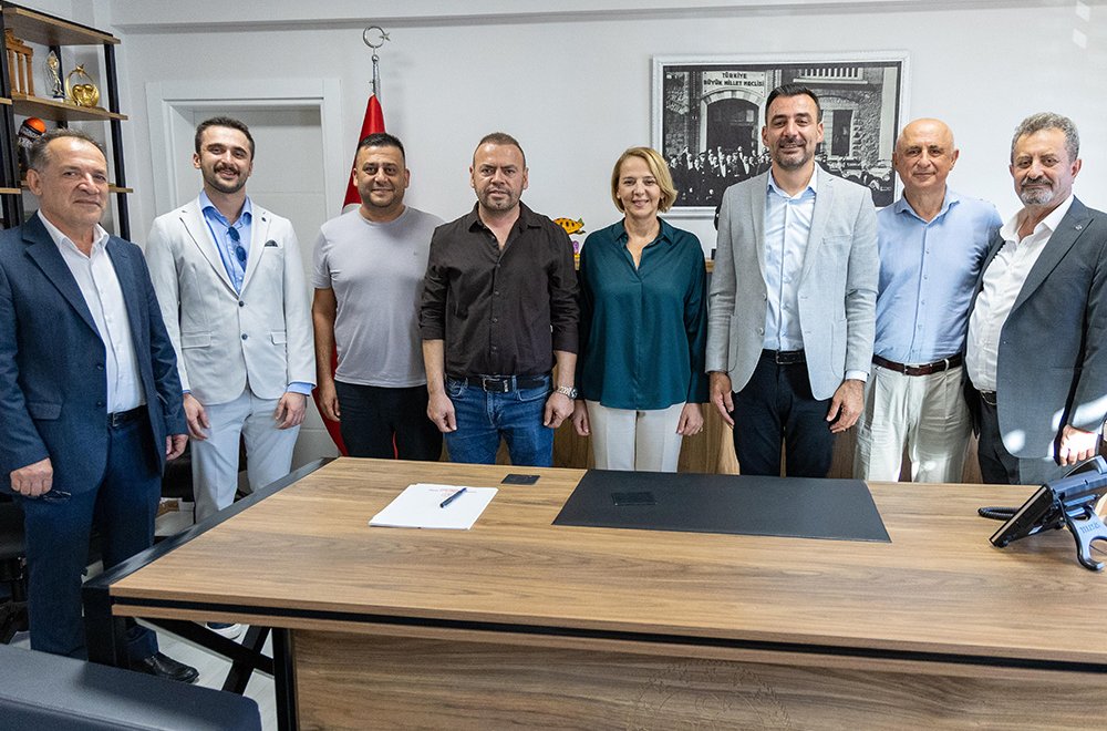 MANAVGAT’IN SULTANLARINA HATİCE ÖZ’DEN DESTEK