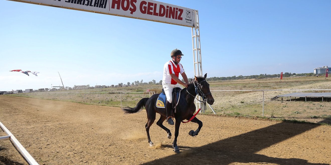 MANAVGAT’TA 17. RAHVAN AT YARIŞLARI DÜZENLENDİ