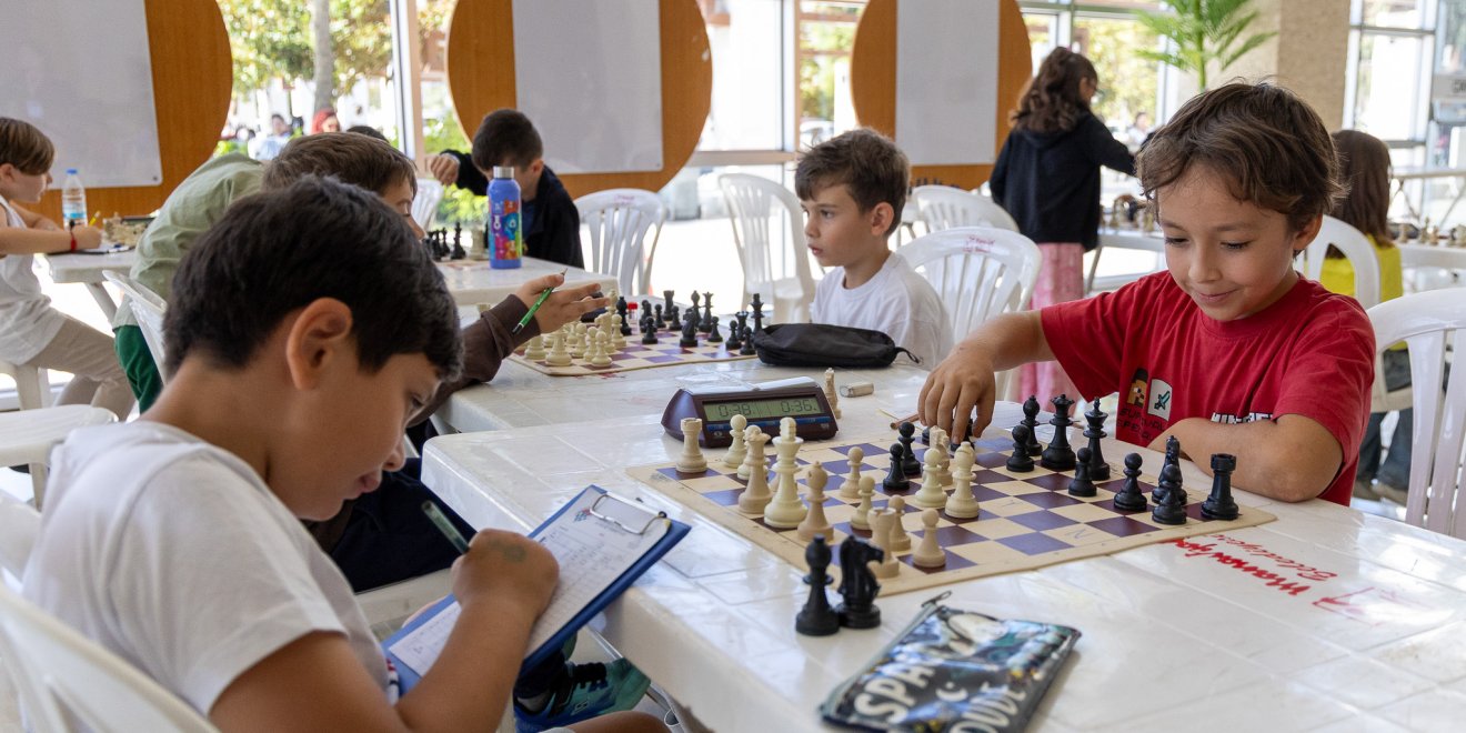 MANAVGAT’TA CUMHURİYET’İN 103. YILI İÇİN SATRANÇ TURNUVASI DÜZENLENDİ
