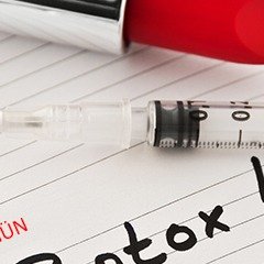 Hareket halinde ortaya çıkan yani mimik kaslarının aktivasyonu ile beliren kırışıklıklarınız varsa...DEVAMI