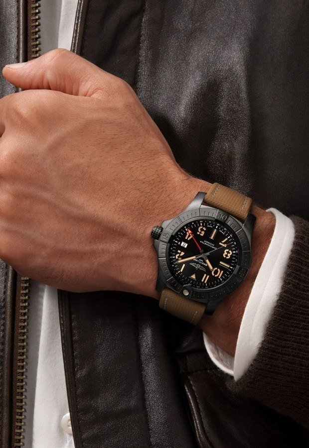 breitling-avenger-automatic-gmt-45-nig--183e-