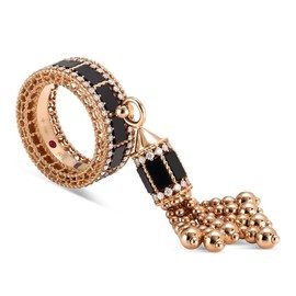 ART DECO ‘tassel ring in 18kt rose gold with black jade and diamonds. Black jade weight (total) 5.18 ct Diamonds weight (total) 0.85 ct