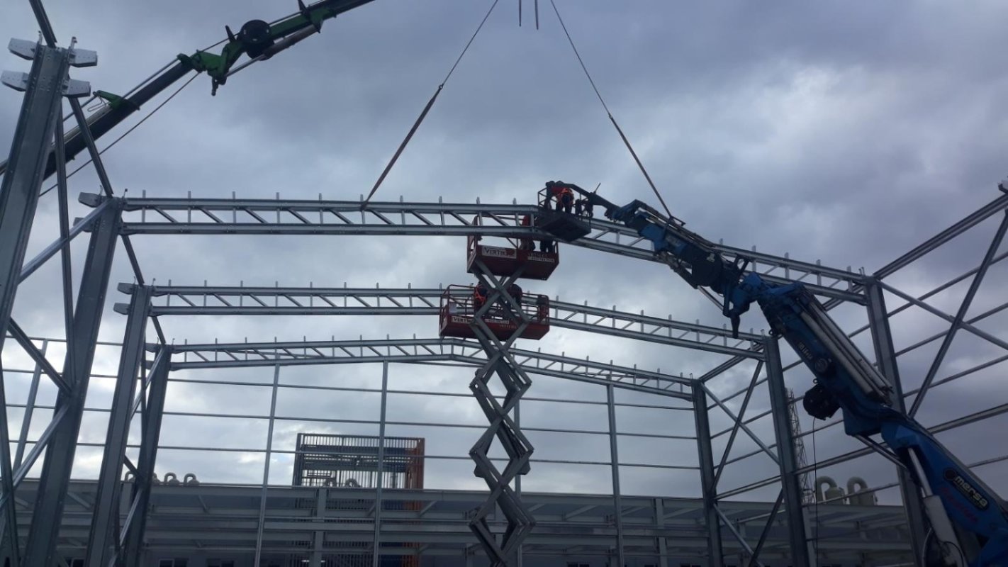 STEEL WAREHOUSE STRUCTURES