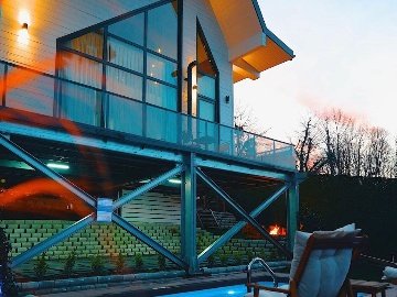 BUNGALOW 10