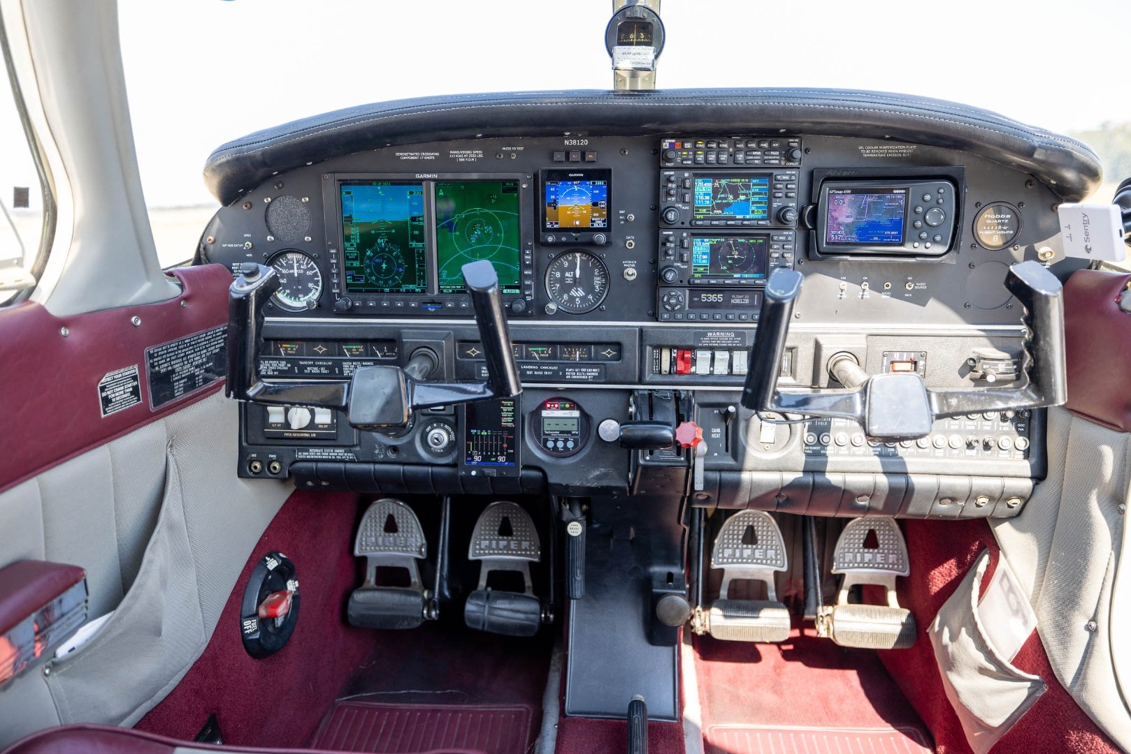 Archer Cockpit 5