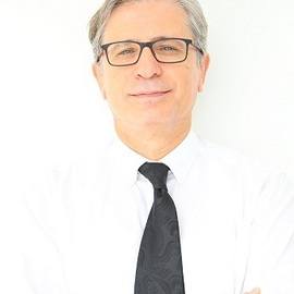 PROF. ÜMİT KEMAL ŞENTÜRK, M.D. YÖNETİCİ