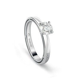 D.Side White gold engagement ring 0.26 carat