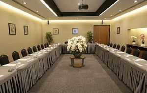 BANKET SANDALYE & MASA