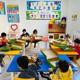 Pembe Mavi Düşler Anaokulu Gündüz Bakım evi Kreş