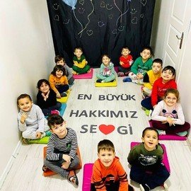 Pembe Mavi Düşler Anaokulu Gündüz Bakım evi Kreş