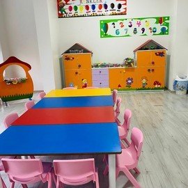 Pembe Mavi Düşler Anaokulu Gündüz Bakım evi Kreş