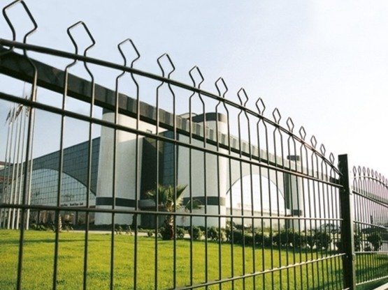 DECORATIVE PANEL FENCE