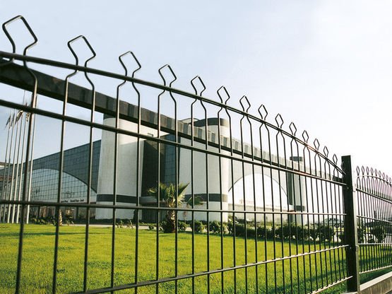 DECORATIVE PANEL FENCE