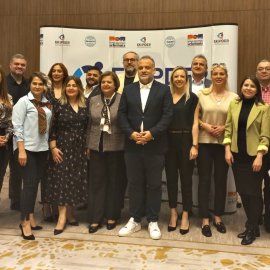 1de65780-7dc7-4fc9-b640-b495591cad89