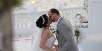 The Harmony Of Your Wedding Dress Model And Your Bridal Hair