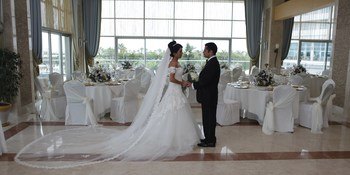 Iranian weddings On The Beach in Turkey Antalya