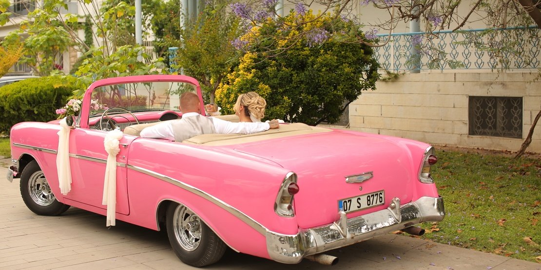 A New Trend In Weddings In Antalya – Open Retro Convertibles