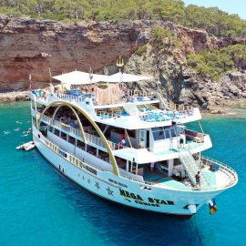 Cruiser Wedding on Mediterranean in Antalya